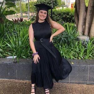 Meet your Posher, Issy